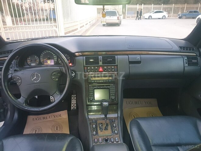 Mercedes E 320 2000, 300,000 km - 3.2 l - Bakı