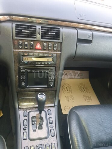 Mercedes E 320 2000, 300,000 km - 3.2 l - Bakı