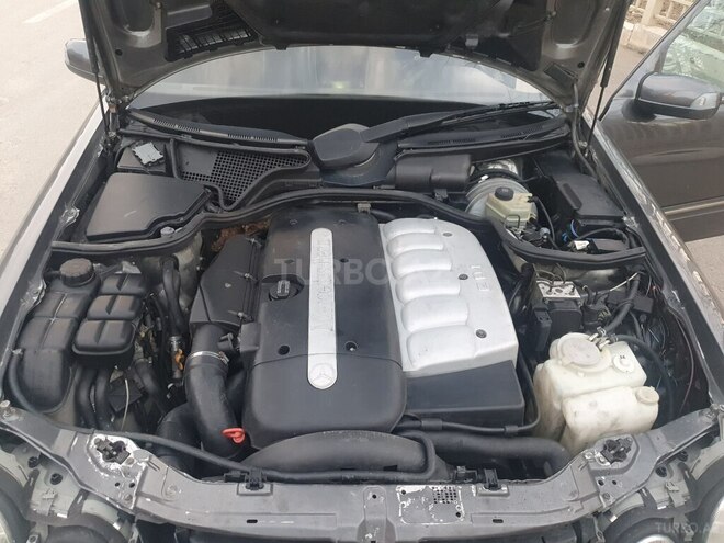 Mercedes E 320 2000, 300,000 km - 3.2 l - Bakı