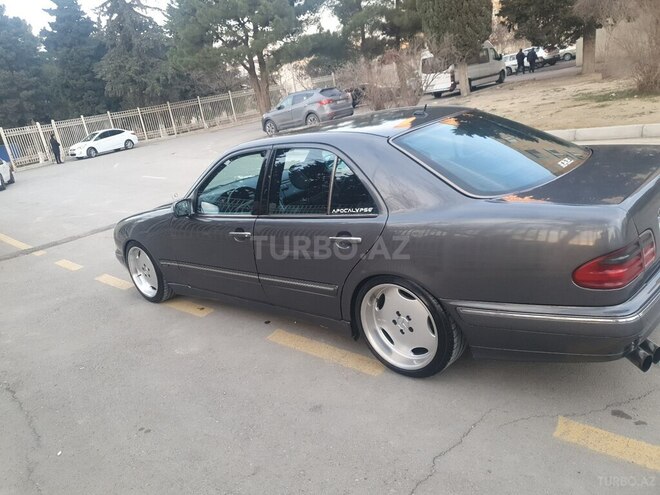Mercedes E 320 2000, 300,000 km - 3.2 l - Bakı