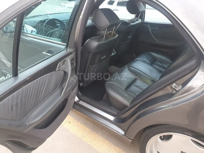 Mercedes E 320 2000, 300,000 km - 3.2 l - Bakı
