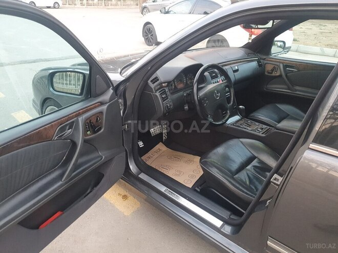 Mercedes E 320 2000, 300,000 km - 3.2 l - Bakı