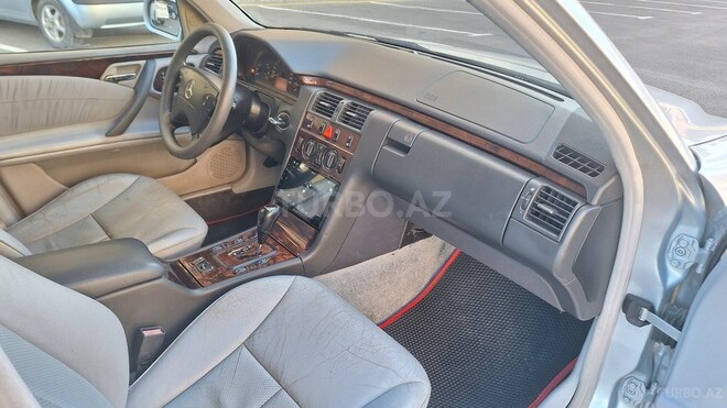 Mercedes E 240 2000, 289,713 km - 2.4 l - Bakı