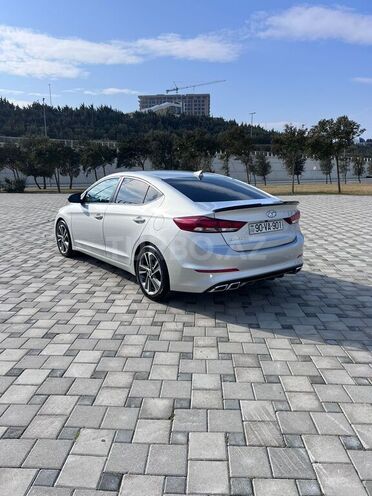 Hyundai Elantra 2018, 175,000 km - 2.0 л - Bakı
