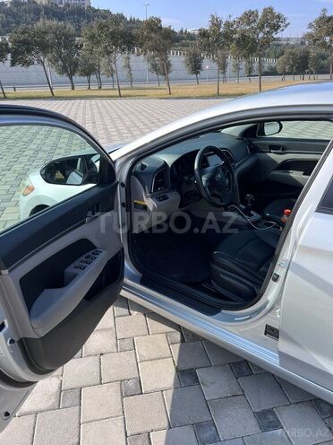 Hyundai Elantra 2018, 175,000 km - 2.0 л - Bakı
