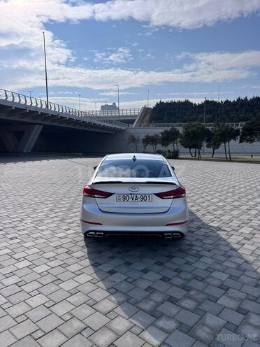 Hyundai Elantra 2018, 175,000 km - 2.0 л - Bakı