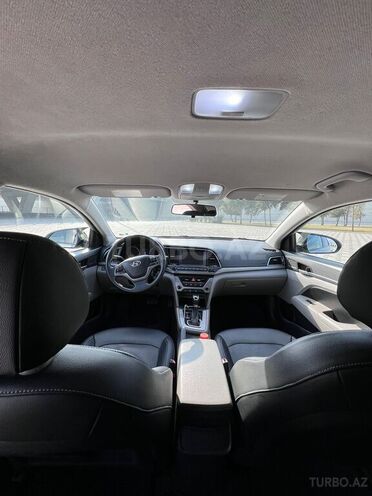 Hyundai Elantra 2018, 175,000 km - 2.0 л - Bakı
