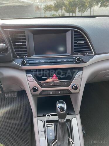 Hyundai Elantra 2018, 175,000 km - 2.0 л - Bakı