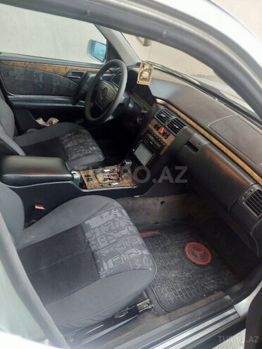 Mercedes E 220 1999, 450,000 km - 2.2 l - Bakı