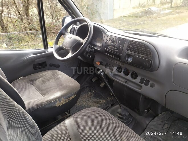 Ford Transit 2000, 380,000 km - 2.5 l - Quba