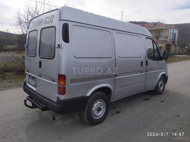 Ford Transit 2000, 380,000 km - 2.5 l - Quba
