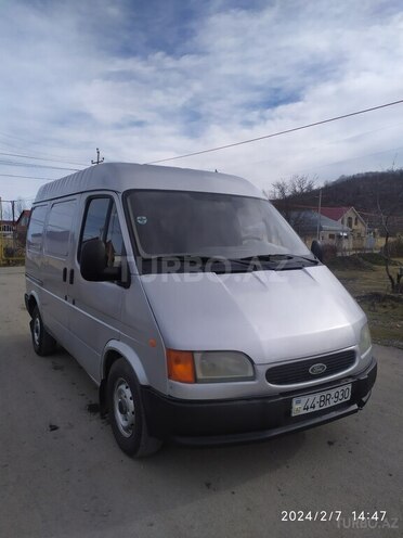 Ford Transit 2000, 380,000 km - 2.5 l - Quba