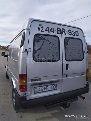 Ford Transit 2000, 380,000 km - 2.5 l - Quba
