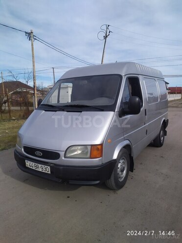Ford Transit 2000, 380,000 km - 2.5 l - Quba