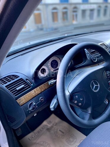 Mercedes E 320 2004, 255,000 km - 3.2 l - Masallı