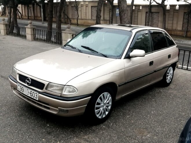 Opel Astra 1996, 376,000 km - 1.6 l - Bakı