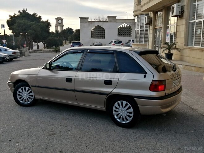 Opel Astra 1996, 376,000 km - 1.6 l - Bakı
