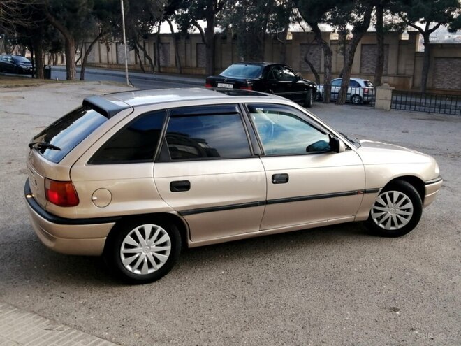 Opel Astra 1996, 376,000 km - 1.6 l - Bakı