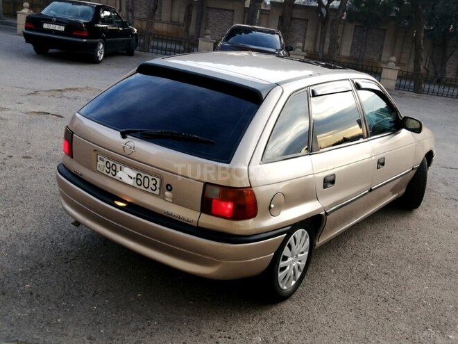 Opel Astra 1996, 376,000 km - 1.6 l - Bakı