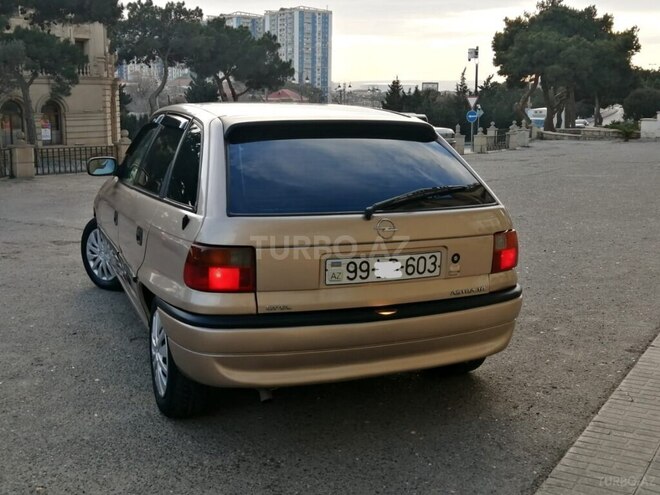 Opel Astra 1996, 376,000 km - 1.6 l - Bakı