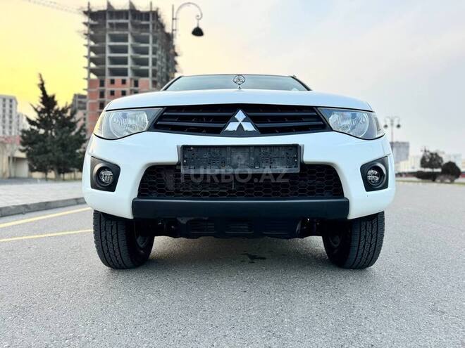 Mitsubishi L200 2013, 303,000 km - 2.5 l - Bakı