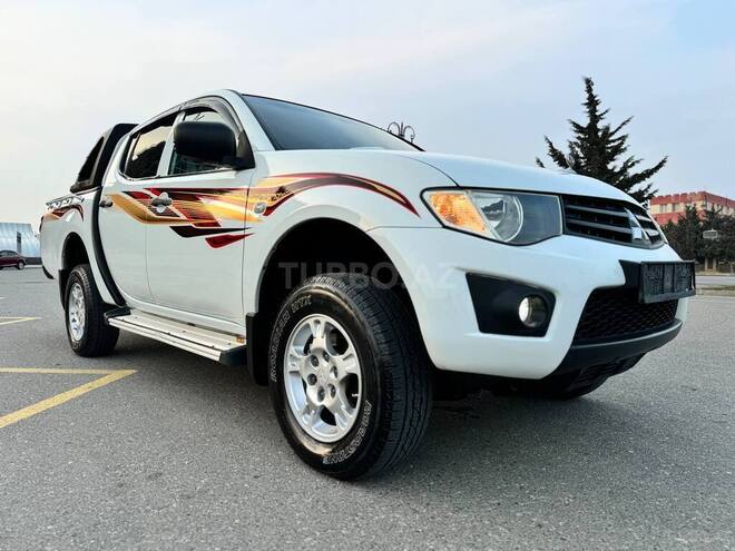 Mitsubishi L200 2013, 303,000 km - 2.5 l - Bakı