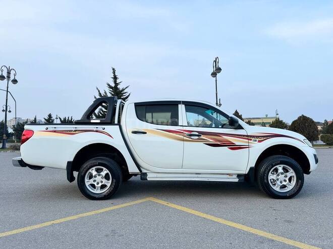 Mitsubishi L200 2013, 303,000 km - 2.5 l - Bakı