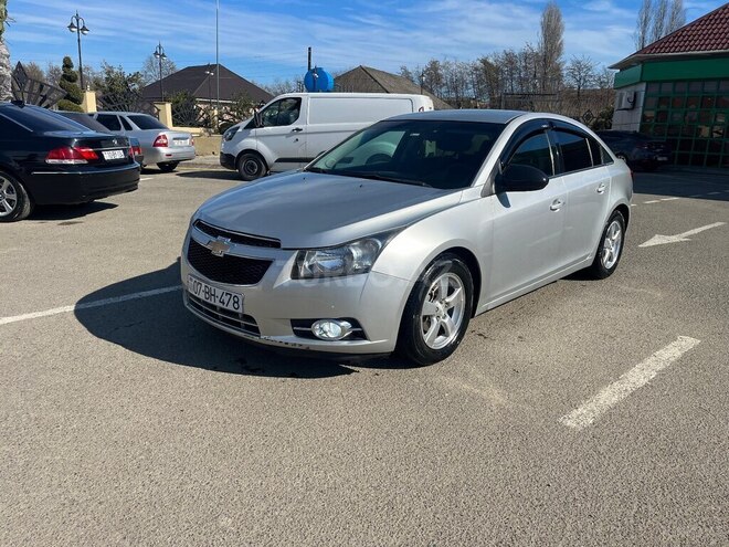 Chevrolet Cruze 2012, 265,000 km - 1.4 л - Astara