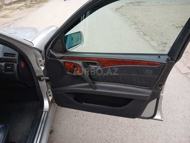 Mercedes E 280 1999, 254,677 km - 2.8 l - Bakı