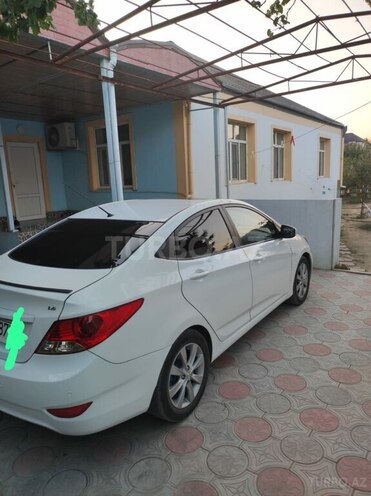 Hyundai Accent 2013, 233,000 km - 1.6 l - Bakı