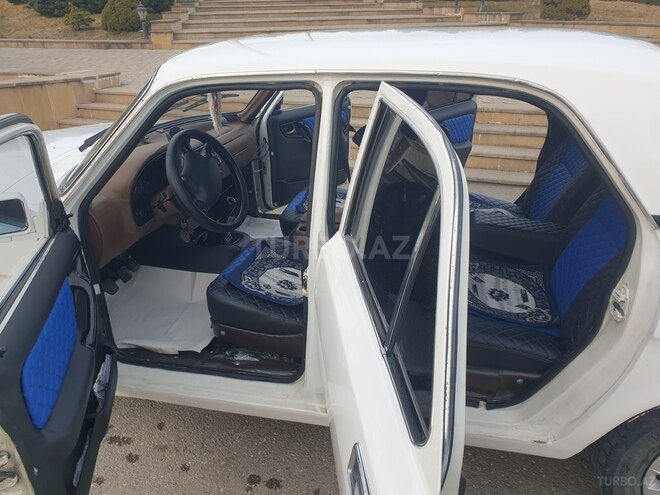 GAZ 3110 2000, 200,000 km - 2.4 l - Qusar