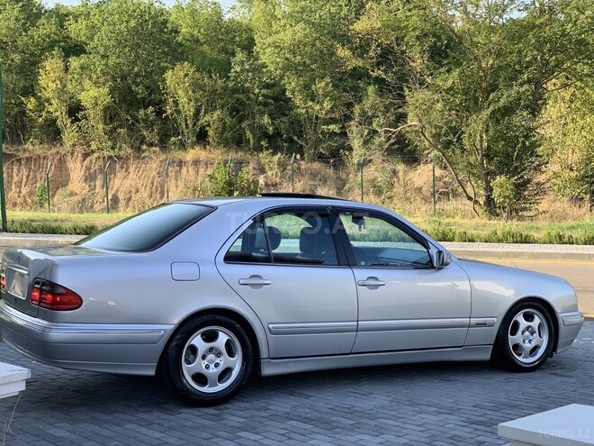 Mercedes E 320 2001, 100,000 km - 3.2 l - Bakı