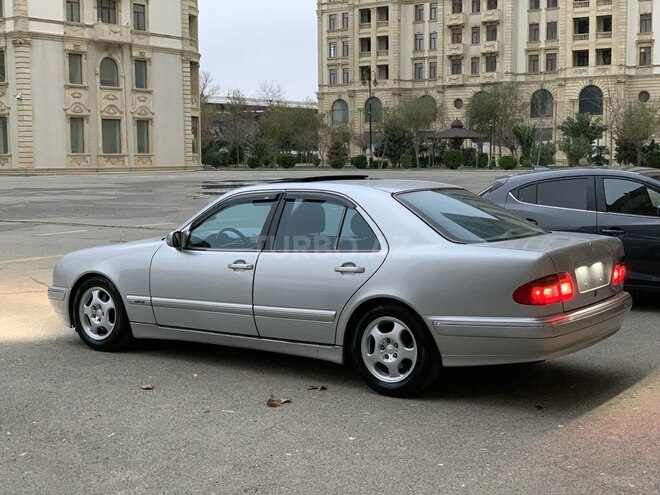 Mercedes E 320 2001, 100,000 km - 3.2 l - Bakı