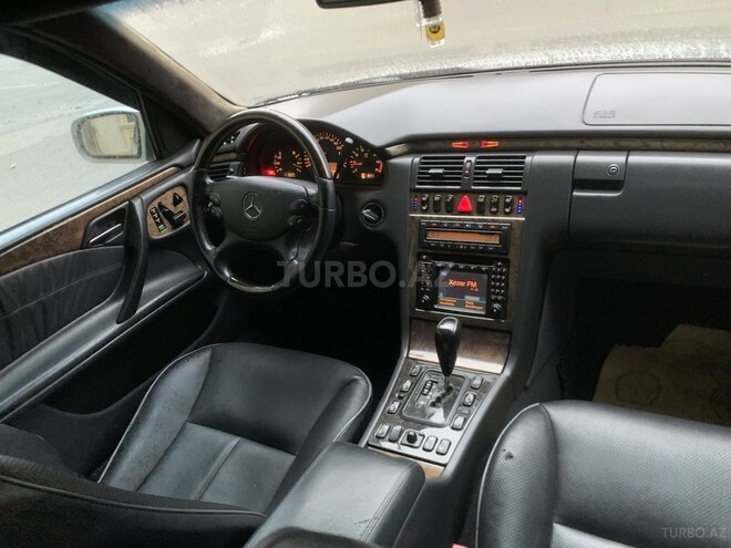 Mercedes E 320 2001, 100,000 km - 3.2 l - Bakı