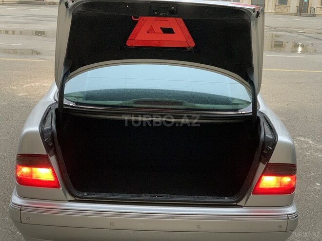 Mercedes E 320 2001, 100,000 km - 3.2 l - Bakı