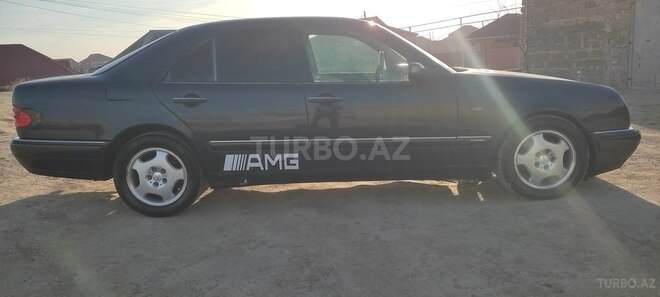 Mercedes E 240 1999, 357,315 km - 2.4 l - Bakı