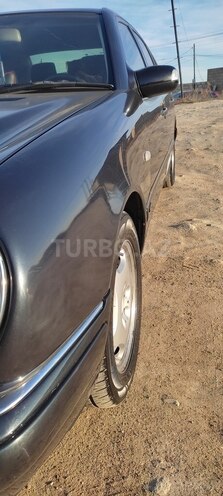 Mercedes E 240 1999, 357,315 km - 2.4 l - Bakı
