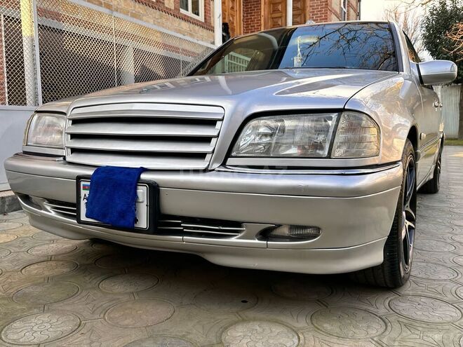 Mercedes C 240 2000, 372,900 km - 2.4 л - Balakən