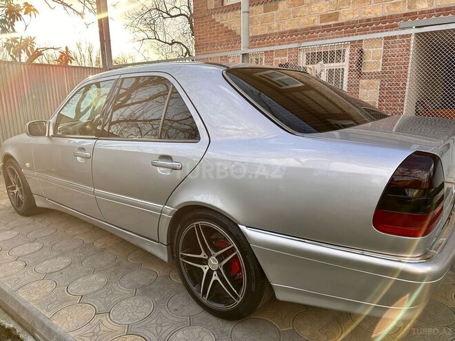 Mercedes C 240 2000, 372,900 km - 2.4 л - Balakən