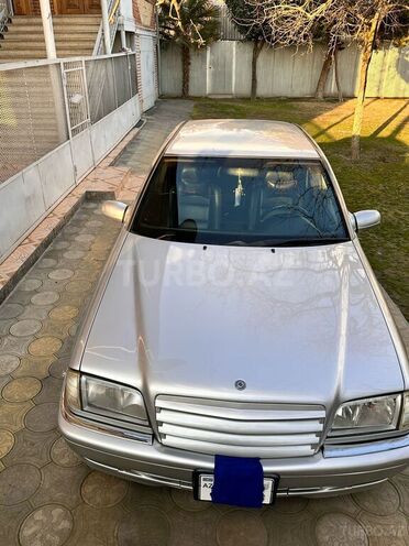 Mercedes C 240 2000, 372,900 km - 2.4 л - Balakən