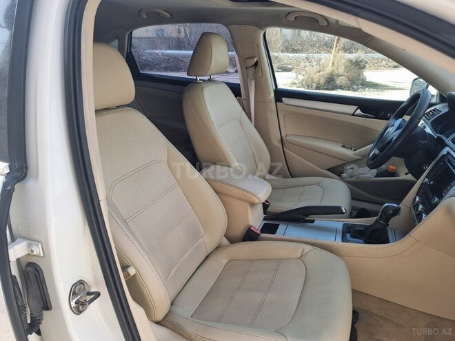 Volkswagen Passat 2012, 174,000 km - 2.5 l - Bakı