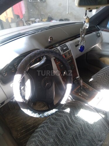 Mercedes E 280 1997, 366,630 km - 2.8 l - Bakı