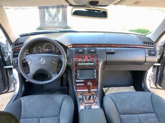 Mercedes E 240 1999, 211,000 km - 2.4 л - Samux