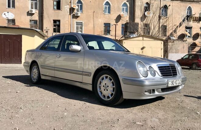 Mercedes E 240 1999, 211,000 km - 2.4 л - Samux