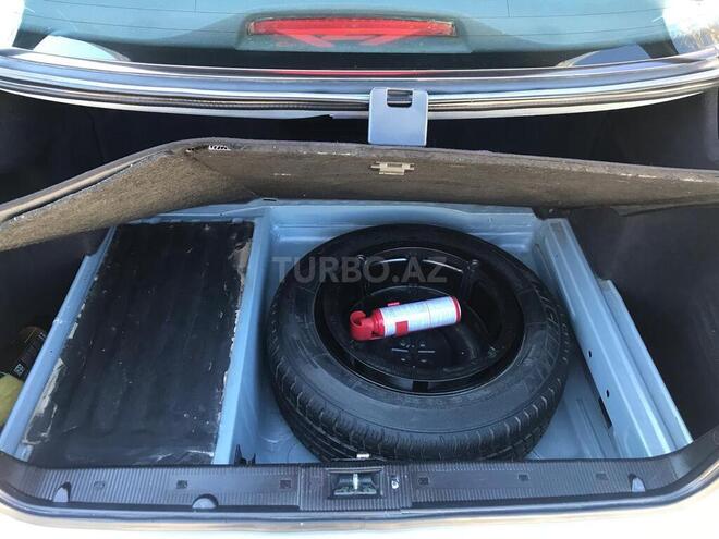 Mercedes E 240 1999, 211,000 km - 2.4 л - Samux