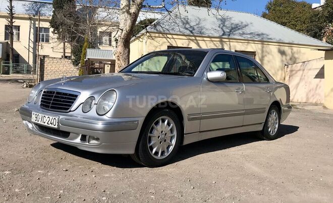 Mercedes E 240 1999, 211,000 km - 2.4 л - Samux