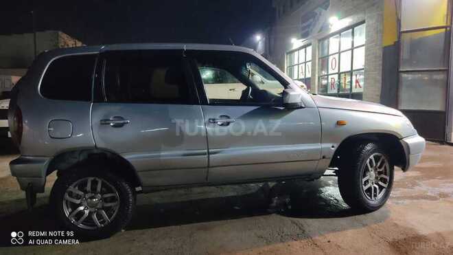 Chevrolet Niva 2005, 197,500 km - 1.7 l - Quba