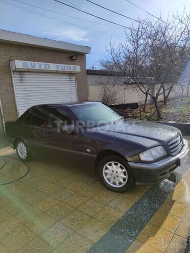 Mercedes C 200 1999, 358,000 km - 2.0 л - Quba