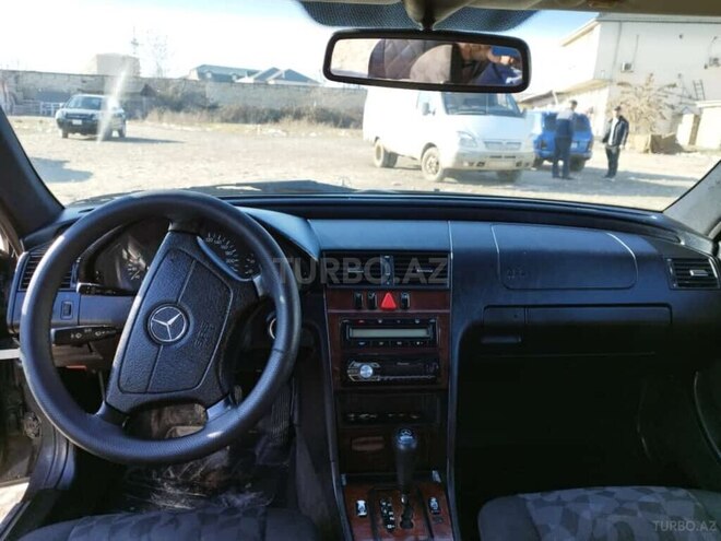 Mercedes C 200 1999, 358,000 km - 2.0 л - Quba