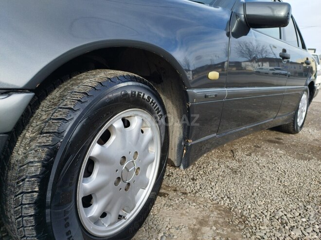 Mercedes C 200 1999, 358,000 km - 2.0 л - Quba